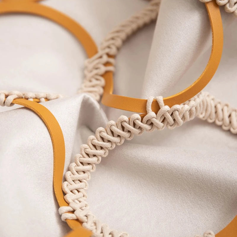 Coussin décoratif : suédine orange, touche luxe