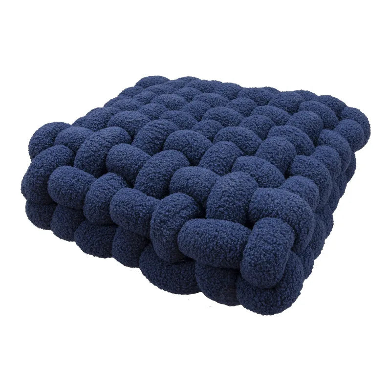 Coussin Nœud : Douceur Nordique en Polaire Berbère