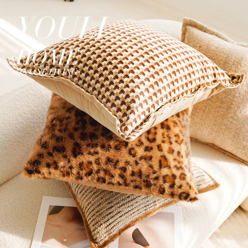 Coussin Déco : Luxe Vintage Français Marron