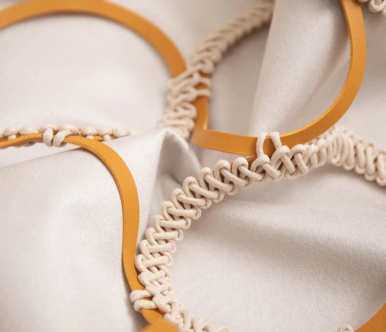 Coussin décoratif : suédine orange, touche luxe