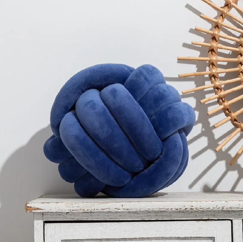 Coussin Boule Nœud : Décoration Tressée Élégante
