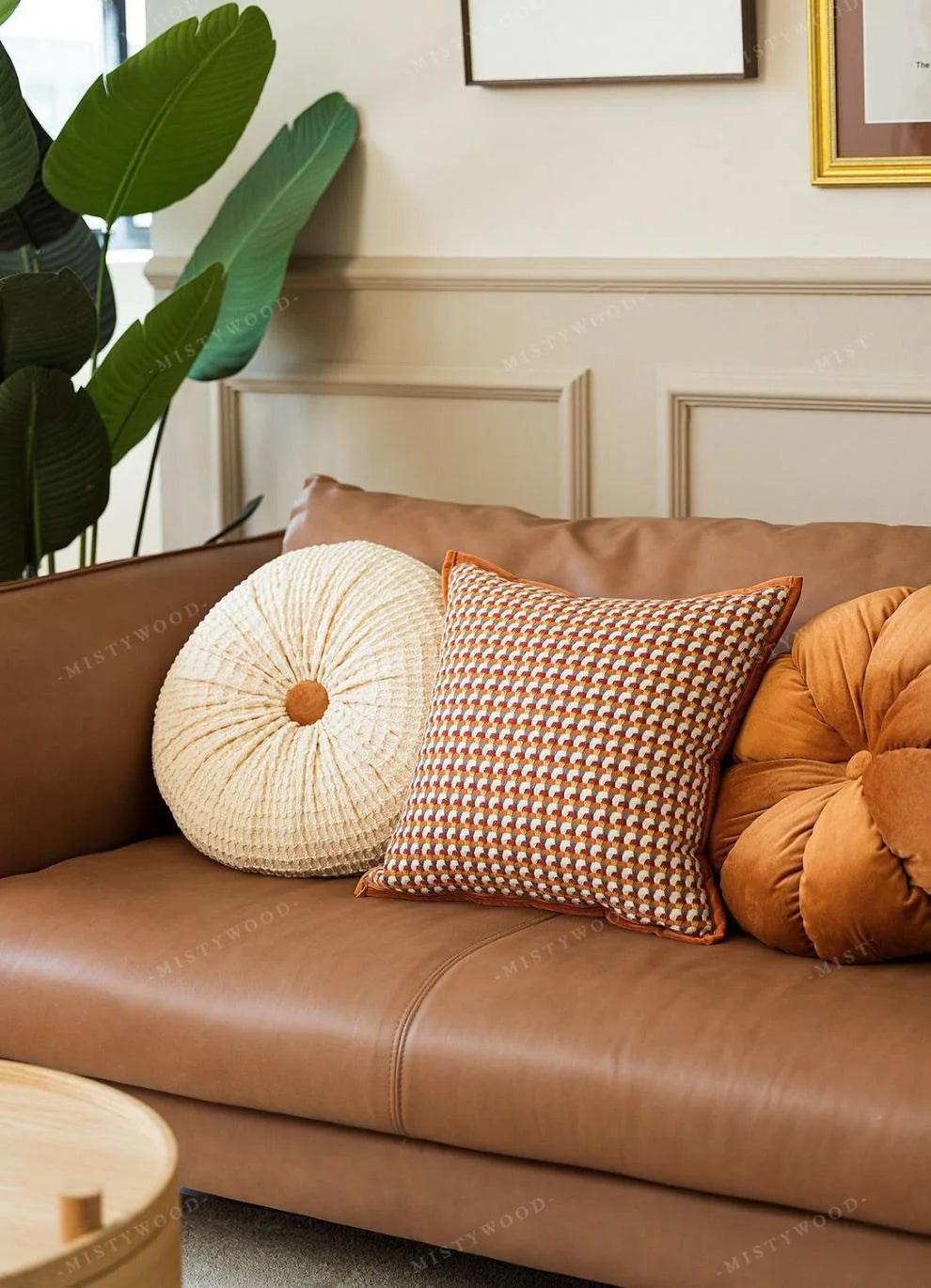 Coussin Rond : Élégance Rétro-Chic Orange