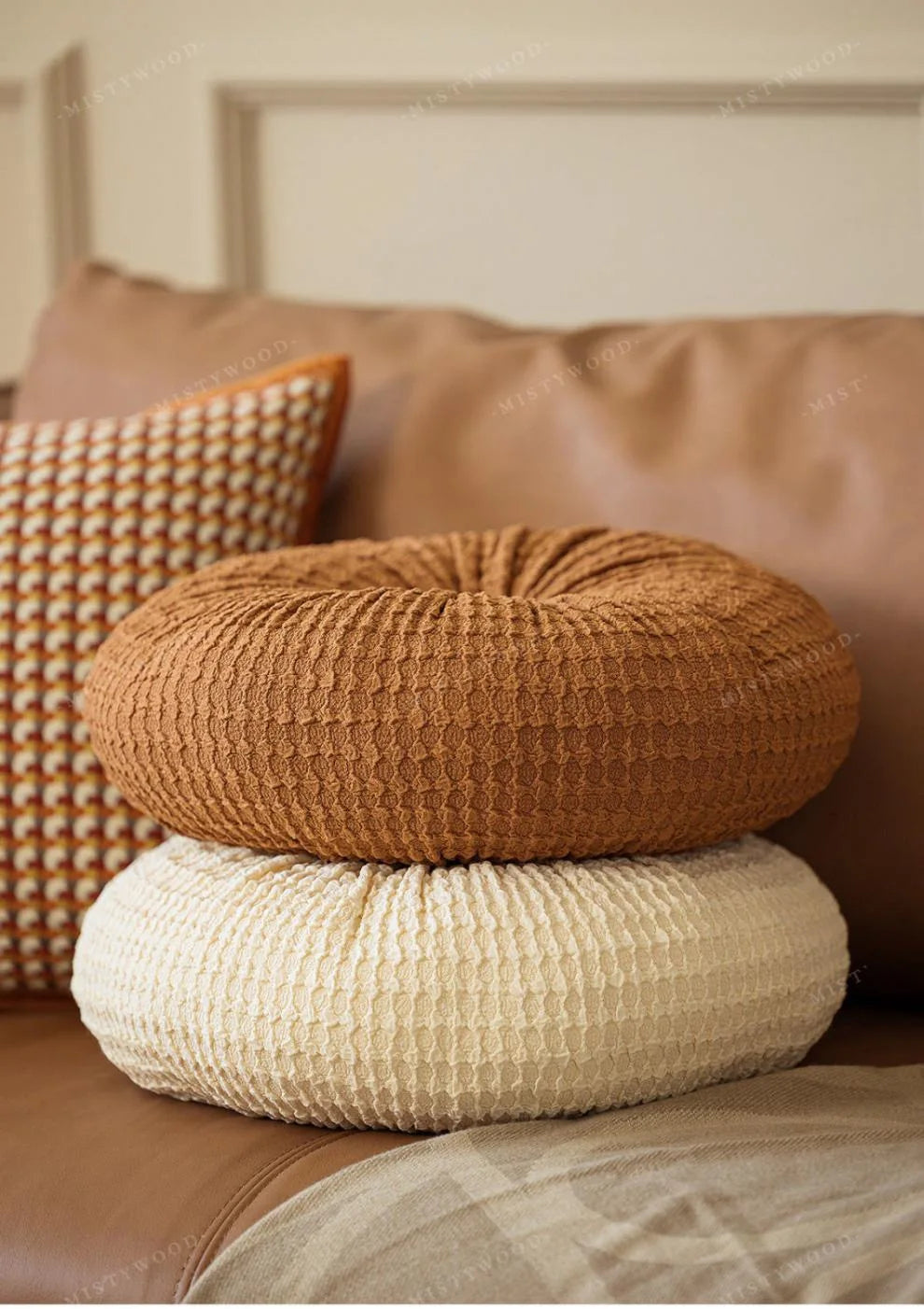 Coussin Rond : Élégance Rétro-Chic Orange