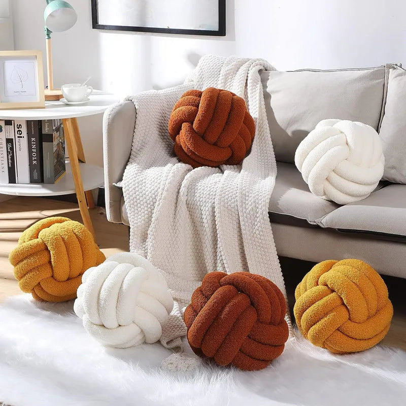 Coussin Boule Nouée – Douceur Décorative Faite Main