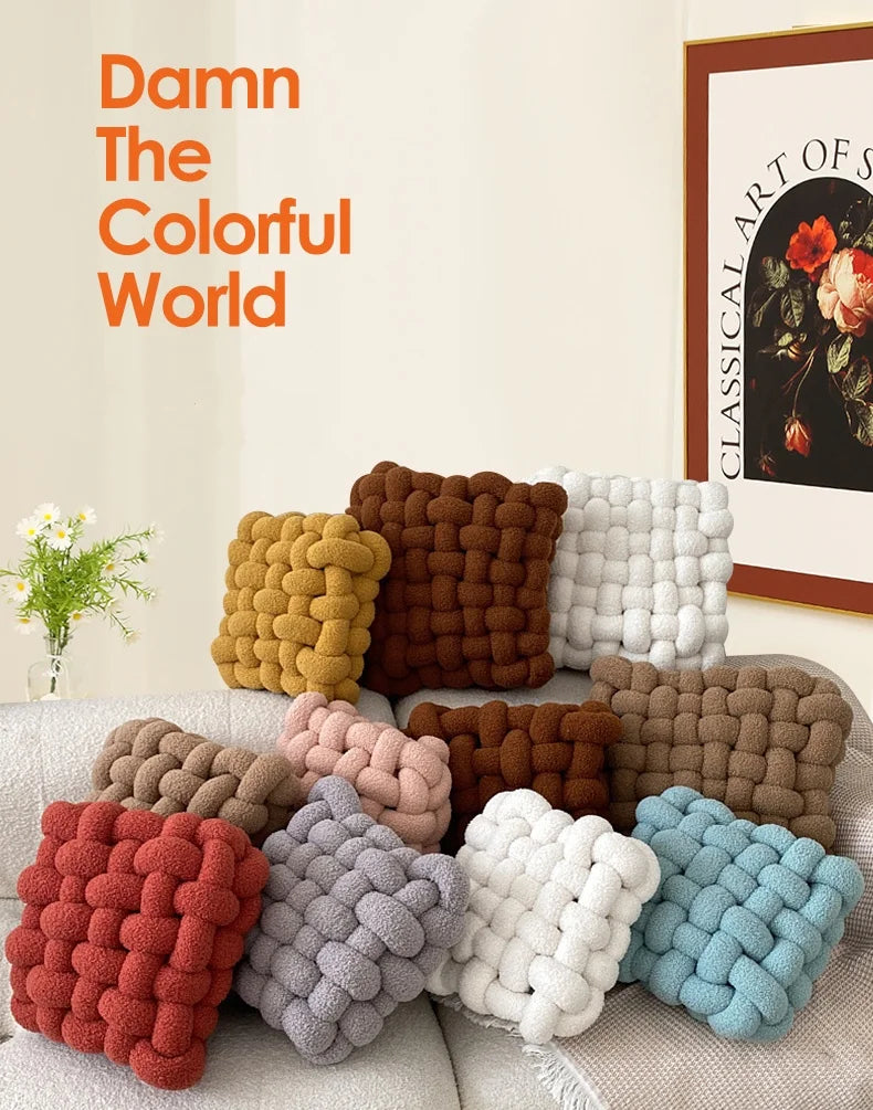 Coussin noué : douceur polaire, style nordique