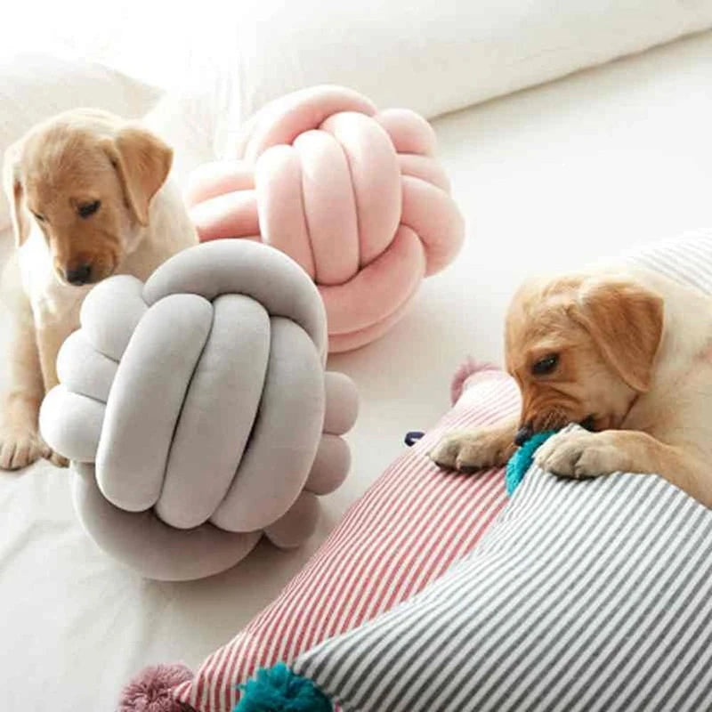 Coussin Boule Nœud : Décoration Tressée Élégante