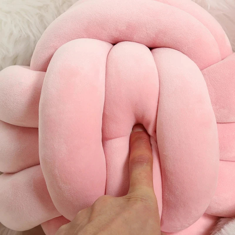 Coussin Boule Nœud : Décoration Tressée Élégante