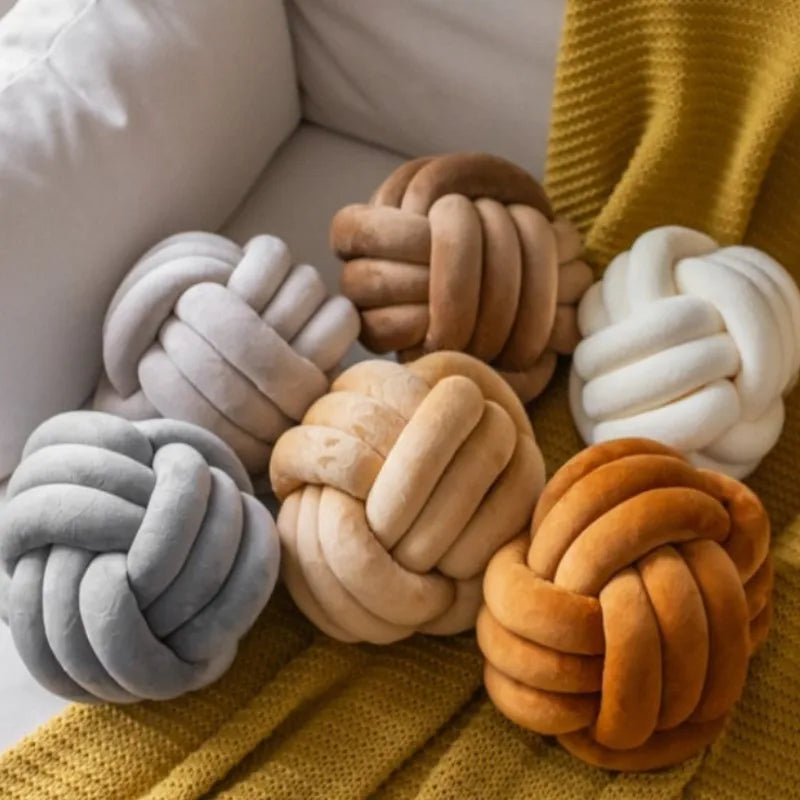 Coussin – Boule Nouée Décorative, Douceur Unique