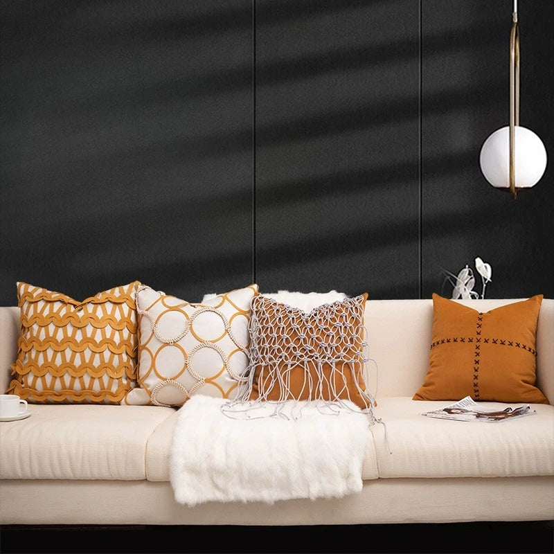 Coussin décoratif : suédine orange, touche luxe